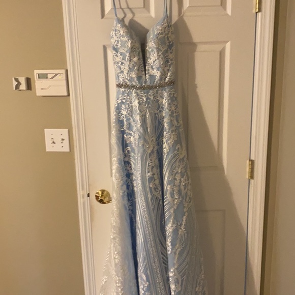 Girls Prom or Semi Dress- Brand New!! Never worn or altered due to COVID. - Picture 2 of 6